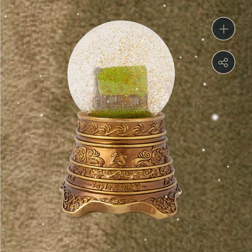 Cabin Snow Globe